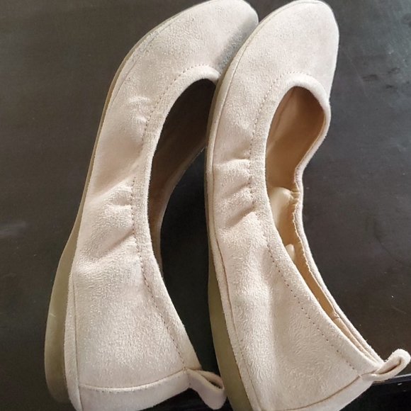 Flats - Picture 3 of 4